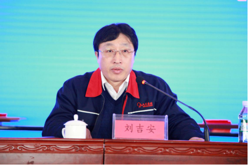 5_ML·米兰2019年度总结赞美大会成功召开1891.png